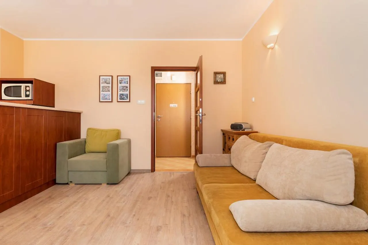Spacerowa Apartments With Parking By Noclegi Renters 코워브제크 폴란드