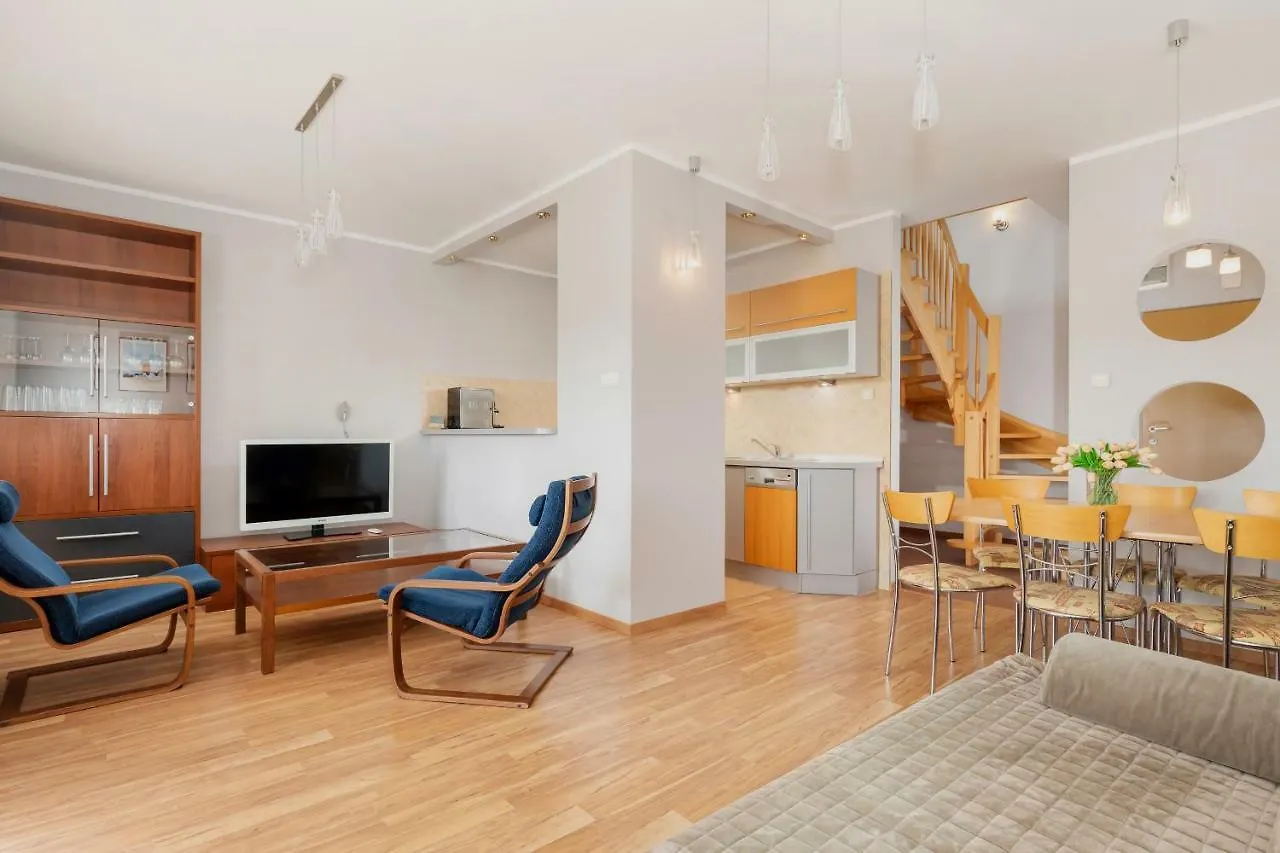 Spacerowa Apartments With Parking By Noclegi Renters 코워브제크