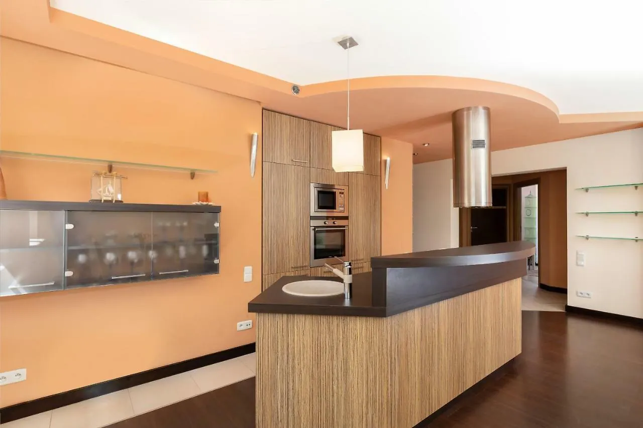 Spacerowa Apartments With Parking By Noclegi Renters 코워브제크